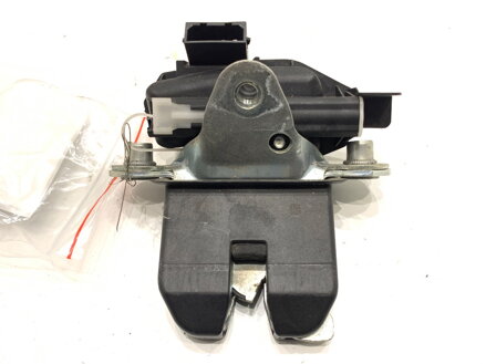 ZÁMOK VEKA BATOŽINOVÉHO PRIESTORU ZADNÝ SKODA ROOMSTER (5J7) 2006 - 2015 5J0827501B