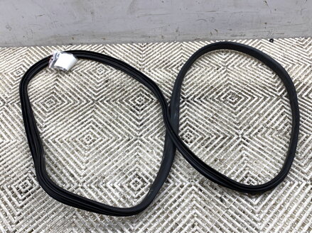 TESNENIE DVERÍ PREDNÉ PRAVÉ RENAULT EXPRESS 2021 - 2022