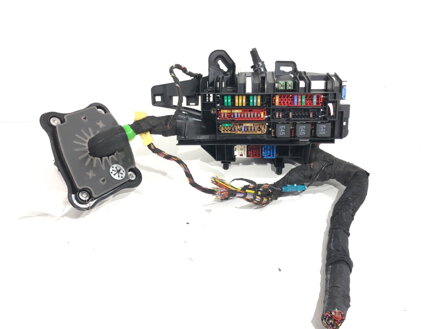 POISTKOVÁ SKRINKA AUDI A4 B9 (8W2, 8WC) 2015 - 2022 8W0971845AJ