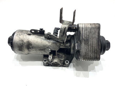 ZÁKLADŇA FILTRA OLEJA AUDI A3 (8P1) 2003 - 2013 045115389