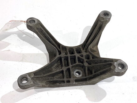 DRŽIAK PREVODOVKY PREVODOV AUDI A4 B9 AVANT (8W5, 8WD) 2015 - 2025 8W0399118C