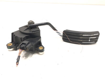 PLYNOVÝ PEDÁL RENAULT SCÉNIC II (JM0/1_) 2003 - 2010 8200159645