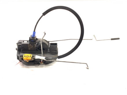 ZÁMOK DVERÍ ĽAVÝ PREDNÝ OPEL MOKKA / MOKKA X (J13) 2012 - 2022