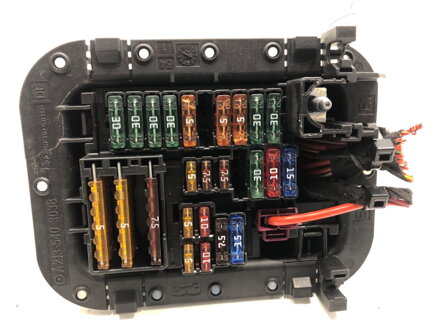 POISTKOVÁ SKRINKA MERCEDES-BENZ CLS (C257) 2017 - 2022 A2135403038