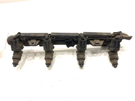 Vstrekovacia rampa VW Polo (9N_, 9A_) 2001 - 2014 036133320