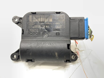 Motor radiátora kúrenia VW Passat B6 (3C2) 2005 - 2010 0132801336