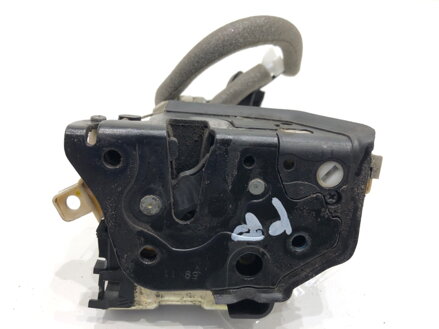 Zámok dverí pravý predný Audi A7 Sportback (4GA, 4GF) 2010 - 2018 8J1837016C