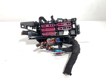 Poistková skrinka Audi A4 B9 Avant (8W5, 8WD) 2015 - 2025 8W0971845AJ