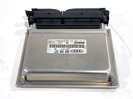 Riadiaca jednotka motora Audi A4 B6 (8E2) 2000 - 2005 8E0909557