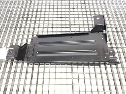 Základňa akumulátora Audi Q8 (4MN) 2018 - 2022 4M0915524H