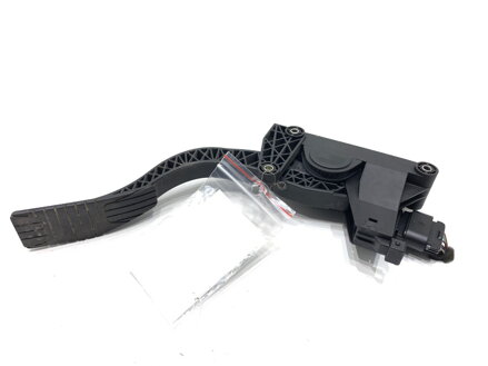 PLYNOVÝ PEDÁL OPEL ANTARA A (L07) 2006 - 2022 20905700