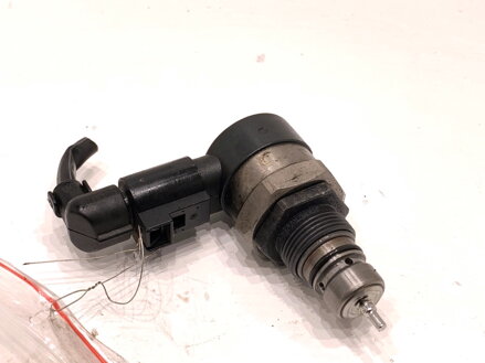 Regulátor tlaku paliva VW Passat B7 Variant (365) 2010 - 2015 057130764AB