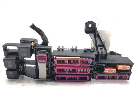 Poistková skrinka Audi A6 C7 (4G2, 4GC) 2010 - 2018 4H0951253A