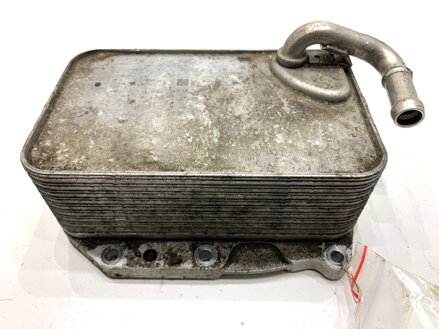 Chladič oleja Audi Q8 (4MN) 2018 - 2022 059117015K