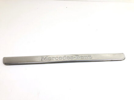 Lišta lišta prahu predná ľavá LED Mercedes-benz GLE (W166) 2015 - 2018 A2129009729