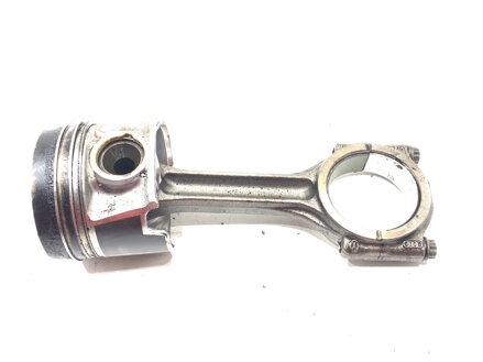 Piest S ojnicou VW Passat B8 Variant (3G5, CB5) 2014 - 2022 81L155