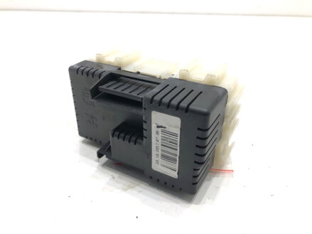 Poistková skrinka Volvo V60 I (155, 157) 2010 - 2018