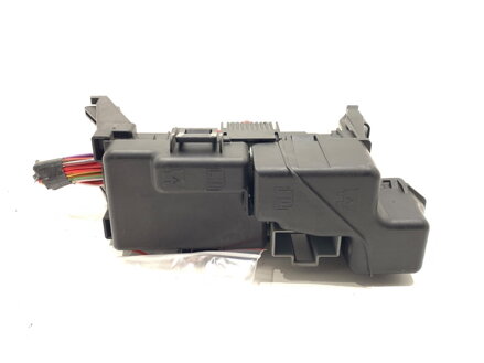 Poistková skrinka Volvo V60 I (155, 157) 2010 - 2018 DPN13800159HWB