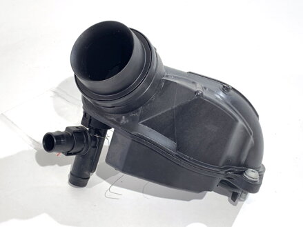 Vzduchové potrubie Skoda Kamiq (NW4) 2019 - 2022 05C129654A