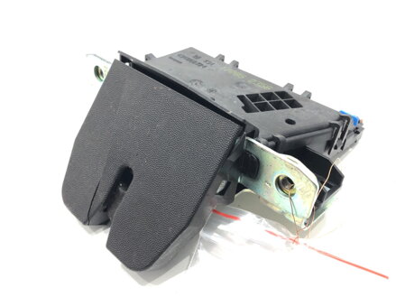 Zámok veka batožinového priestoru zadný Opel Zafira / Zafira Family B (A05) 2005 - 2019 1317285