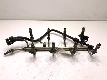 Vstrekovacia rampa S wtryskami Volvo S80 II (124) 2006 - 2016 8653608