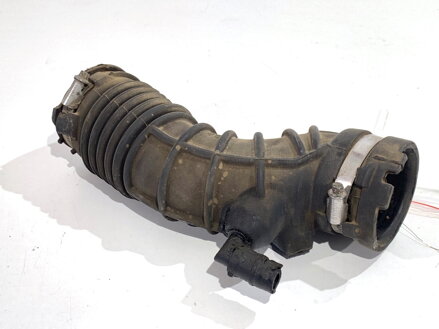 Vzduchové potrubie Renault Megane III Grandtour (KZ0/1) 2008 - 2022 8200937822