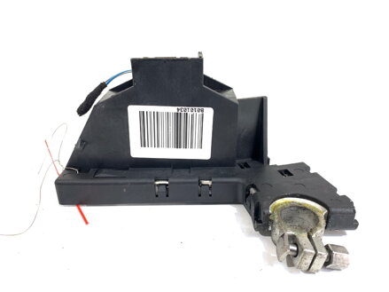 PÓL / svorka (BATÉRIE) plus Audi A4 B8 Avant (8K5) 2007 - 2015