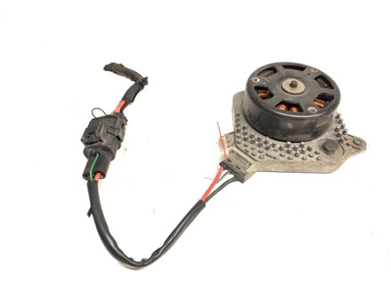 Ventilátor chladiča BMW 3 (F30, F80) 2011 - 2018 8641946