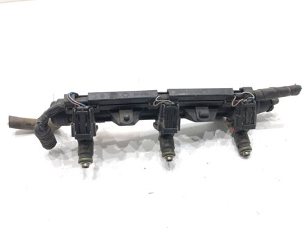 Vstrekovacia rampa Skoda Fabia II (542) 2006 - 2014 03E133320A