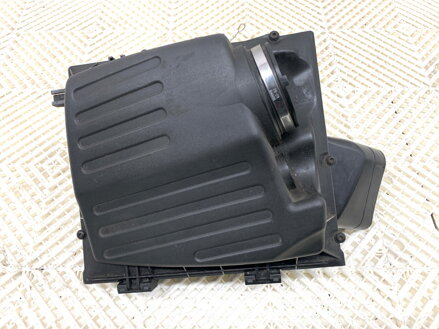 Kryt filtra vzduchu Opel Insignia A (G09) 2008 - 2017 55560889