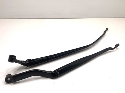 Stierač sada predný Lexus CT (ZWA10_) 2010 - 2022