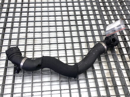 Potrubie vody BMW X6 (F16, F86) 2014 - 2019 7811857