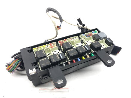 Poistková skrinka Jaguar F-pace (X761) 2015 - 2022