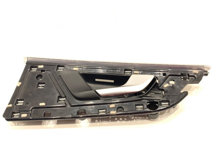 Kľučka vnútorná pravá zadná Audi Q8 (4MN) 2018 - 2022 4M0839020E