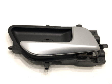 Kľučka vnútorná pravá predná Hyundai I20 II (GB, IB) 2014 - 2022 82620-C7000