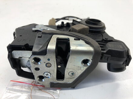 Zámok dverí pravý predný Honda Civic IX Sedan (FB) 2011 - 2022