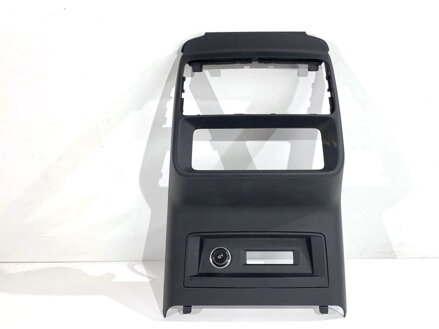 Panel tunela zásuvka / uloženie zapaľovača Audi Q8 (4MN) 2018 - 2022 4M8863440