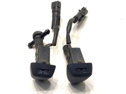 Trysky ostrekovačov Volvo V70 III (135) 2007 - 2016 30796027