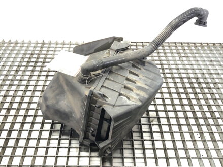 Kryt filtra vzduchu Audi A4 B6 Avant (8E5) 2000 - 2005 06B133835BK