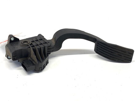 Plynový pedál Opel Corsa D (S07) 2006 - 2014 55702020