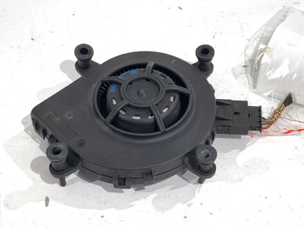 Motor ventilátora / ventilátory siedzenia ľavý predok Audi A6 C8 Avant (4A5) 2018 - 2022 4N0963575A