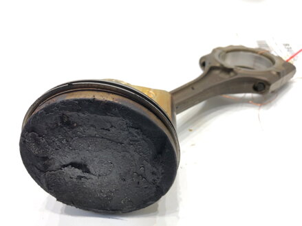 Piest S ojnicou Lexus CT (ZWA10_) 2010 - 2022