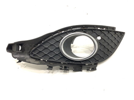 Mriežka nárazníka pravá predná Mercedes-benz Class A (W176) 2012 - 2018 A1768850622