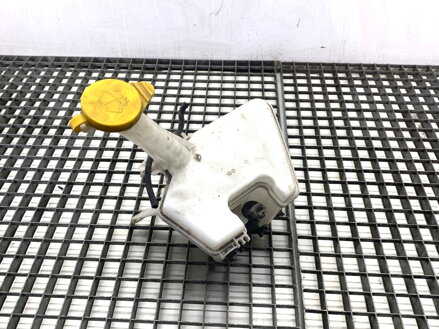 Nádržka ostrekovačov Toyota Yaris (_P13_) 2010 - 2022