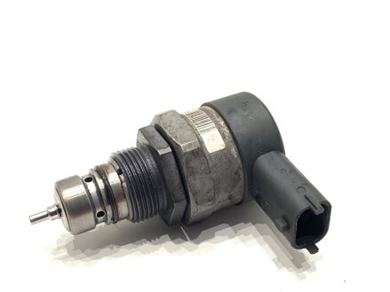 Regulátor tlaku paliva Volvo S80 II (124) 2006 - 2016 0281002990