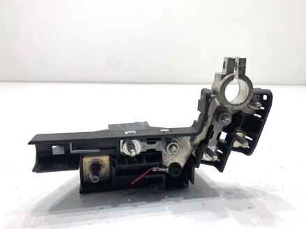 PÓL / svorka (BATÉRIE) plus Audi A5 (8T3) 2007 - 2017 4F0915519