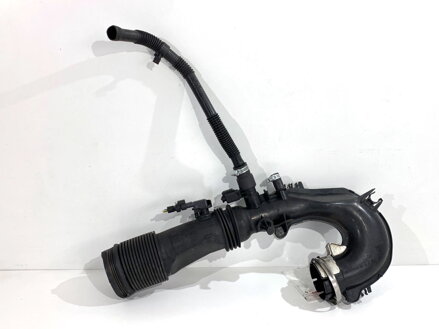 Vzduchové potrubie intercoolera Mercedes-benz Class A (W176) 2012 - 2018 A2700901029