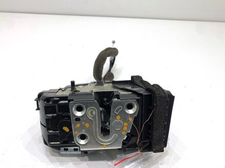 Zámok dverí pravý zadný Nissan Juke (F15) 2010 - 2022