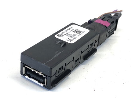 Zásuvka / uloženie USB Skoda Fabia III (NJ3) 2014 - 2022 5Q0035726M