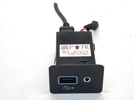 Zásuvka / uloženie USB Nissan Qashqai II SUV (J11, J11_) 2013 - 2022 284H35FA0C